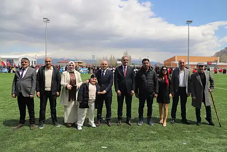 Ağrı’da 23 Nisan etkinlikleri kapsamında dezavantajlı ve özel çocuklar için