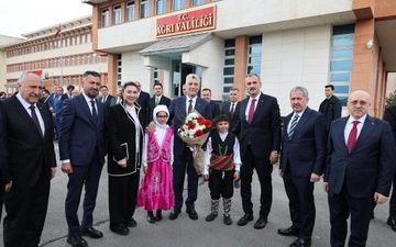 Ticaret Bakanı Prof. Dr. Ömer Bolat, bir dizi programa katılmak