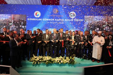 Ağrı’da modernizasyonu tamamlanan Gürbulak Sınır Kapısı’nın açılış programında, ticaret hacmini