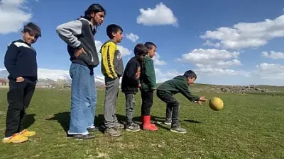 Patnos'un derin vadileri ve uçsuz bucaksız yaylaları arasında, teknolojinin gürültüsünden