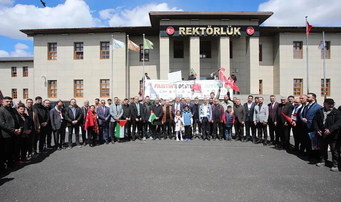 Ağrı İbrahim Çeçen Üniversitesi’nde öğrenciler, akademisyenler ve vatandaşlar Filistin’e destek