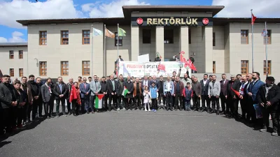 Ağrı İbrahim Çeçen Üniversitesi’nde öğrenciler, akademisyenler ve vatandaşlar Filistin’e destek