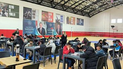 23 Nisan etkinlikleri kapsamında düzenlenen satranç turnuvası Doğubayazıt’ta büyük ilgi