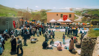 Ağrı'nın Diyadin ilçesinde, 14 Mayıs Dünya Çiftçiler Günü kapsamında üreticileri