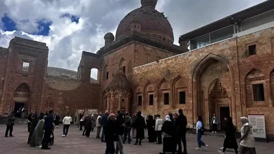 Doğu Anadolu’nun en görkemli kültürel mirası olan Doğubayazıt’taki İshak Paşa