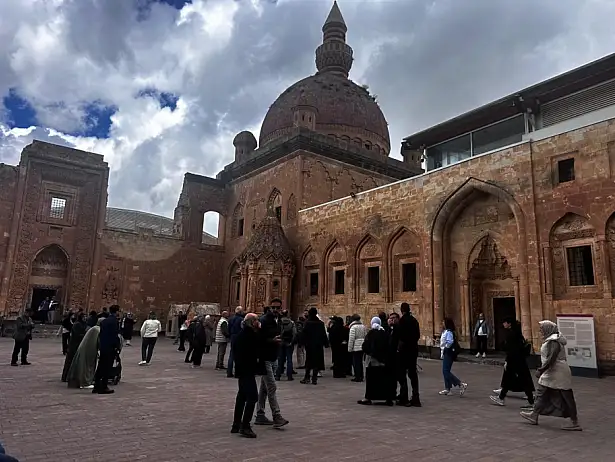 Doğu Anadolu’nun en görkemli kültürel mirası olan Doğubayazıt’taki İshak Paşa