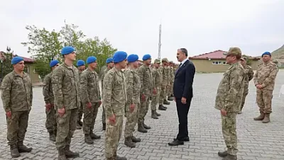 Ağrı Valisi Önder Bozkurt, Kurban Bayramı dolayısıyla Türkiye'nin doğu sınır